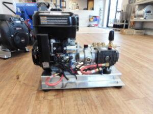 Small gas engine pressure washer pump
