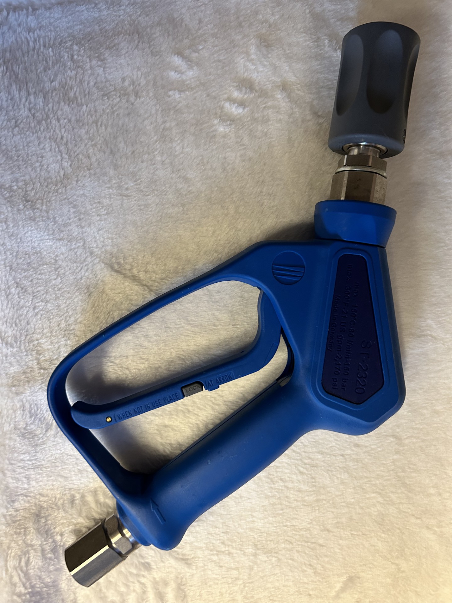 Blue pressure washer spray gun